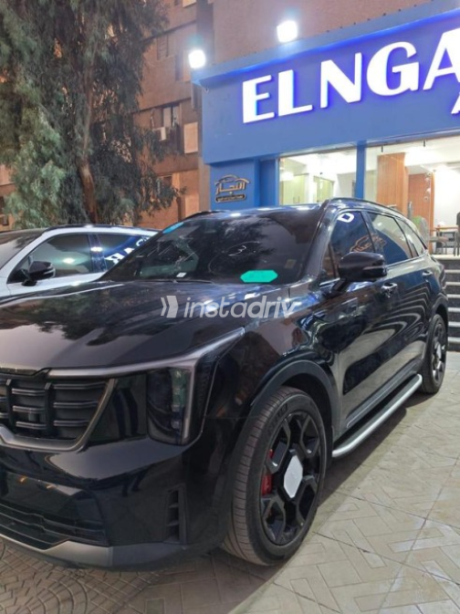 كيا سورينتو 2025 أسود أوتوماتيك مستعملة للبيع في القاهرة - 2