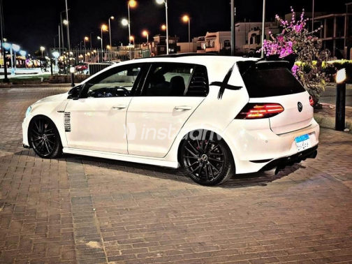 Volkswagen Golf 7 2017 White Automatic Used for Sale in Alexandria - 1