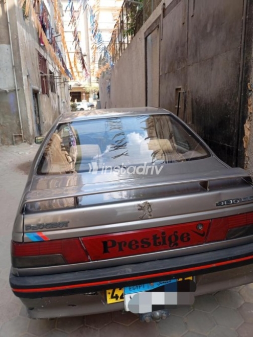 بيجو 405 1989 بني يدوي مستعملة للبيع في القاهرة - 3