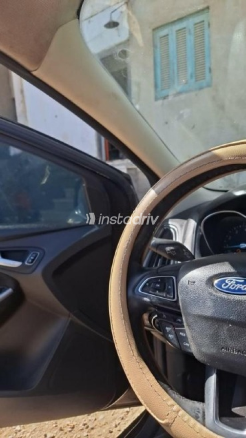 فورد فوكس 2015 أسود أوتوماتيك مستعملة للبيع في العاشر من رمضان - 5