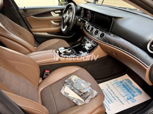 Mercedes E 180 2017 Dark Blue Automatic Used for Sale in Nasr city - 7