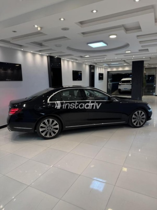 مرسيدس E 300 2020 أسود أوتوماتيك مستعملة للبيع في 6 أكتوبر - 2