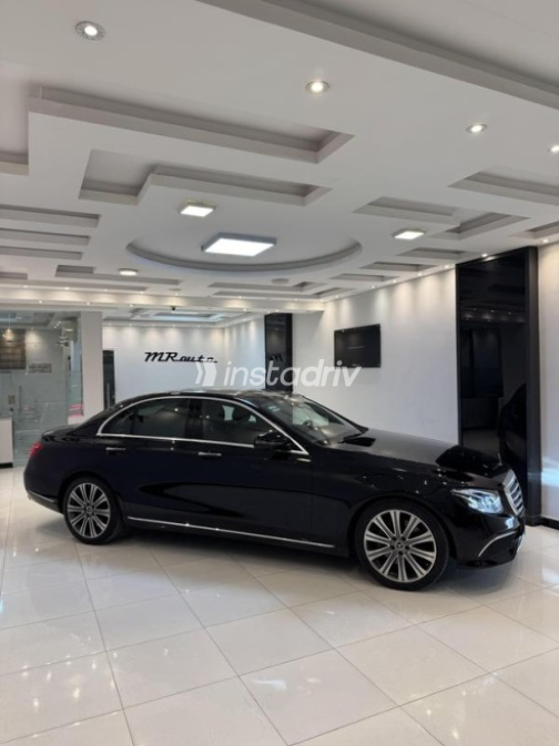 مرسيدس E 300 2020 أسود أوتوماتيك مستعملة للبيع في 6 أكتوبر - 4
