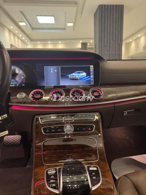 مرسيدس E 300 2020 أسود أوتوماتيك مستعملة للبيع في 6 أكتوبر - 9