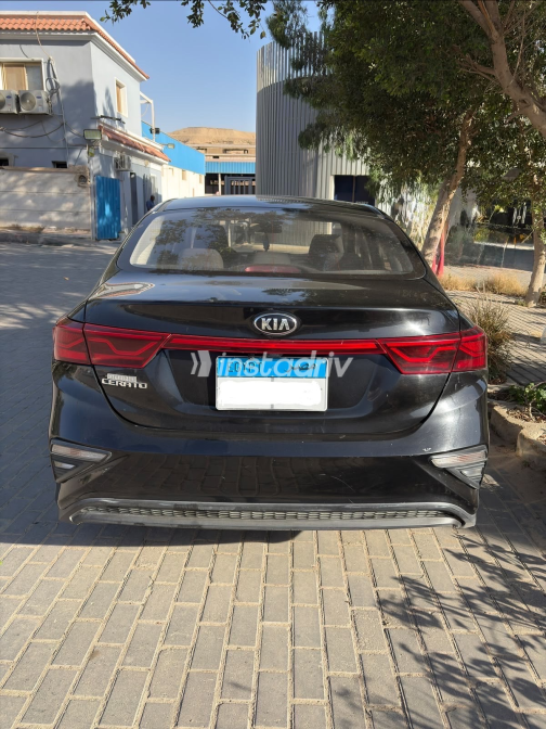 كيا جراند سيراتو 2020 أسود أوتوماتيك مستعملة للبيع في الجيزة - 2