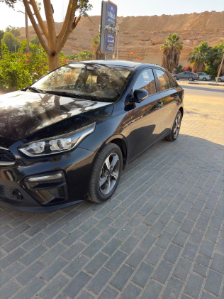 كيا جراند سيراتو 2020 أسود أوتوماتيك مستعملة للبيع في الجيزة