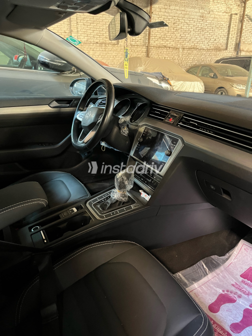 فولكس فاغن باسات 2021 فضي أوتوماتيك مستعملة للبيع في زفتى - 3
