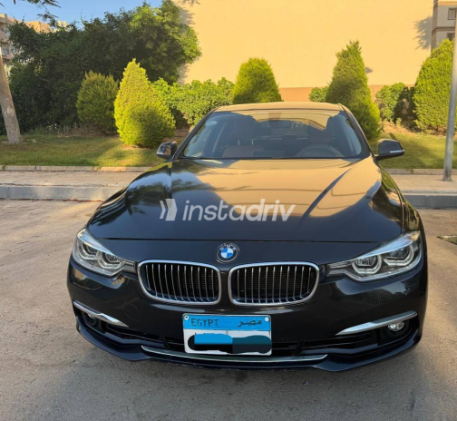 بي ام دبليو 318 2019 أسود أوتوماتيك مستعملة للبيع في مدينتى - 2