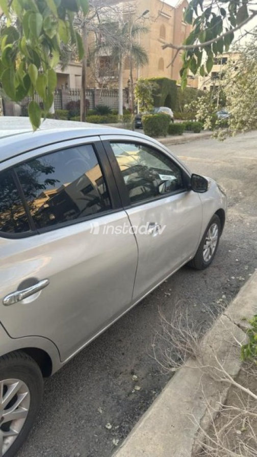 Nissan Sunny 2023 Silver Automatic Used for Sale in Cairo - 3