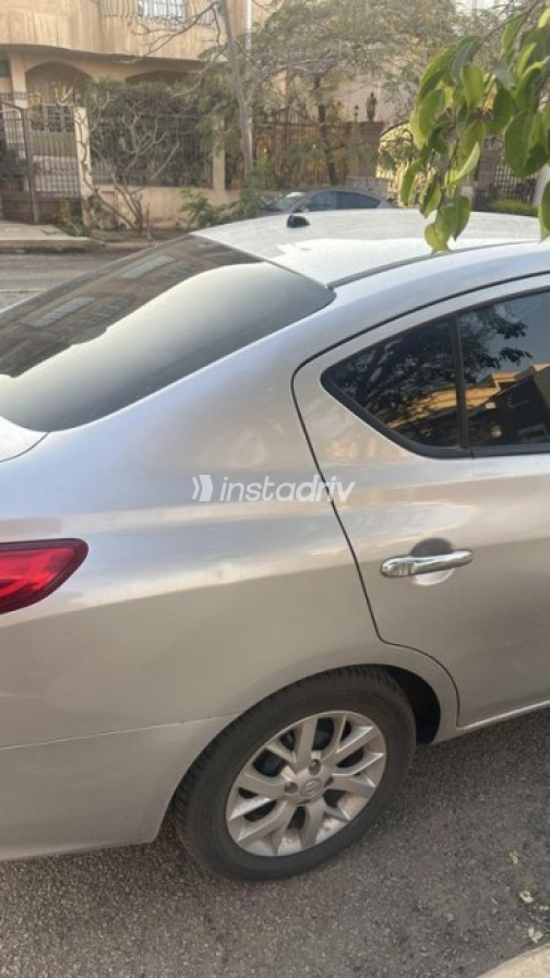 Nissan Sunny 2023 Silver Automatic Used for Sale in Cairo - 4