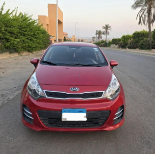 كيا ريو 2015 أحمر أوتوماتيك مستعملة للبيع في القاهرة