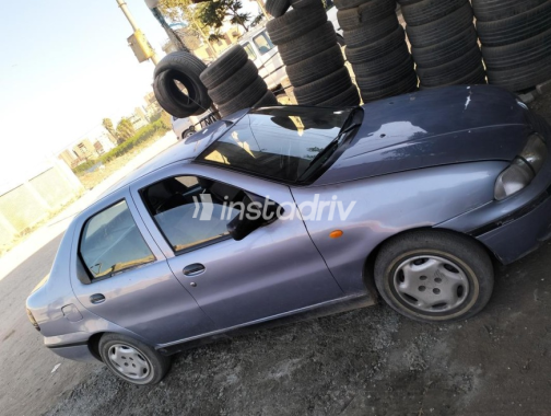 فيات سينا 2003 أبيض يدوي مستعملة للبيع في زفتى - 1