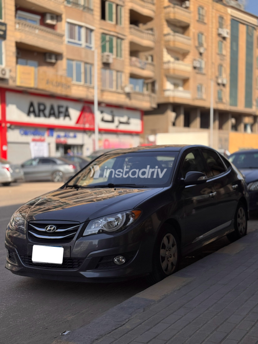 هيونداي إلنترا اتش دى 2021 رمادي غامق أوتوماتيك مستعملة للبيع في الهرم - 6