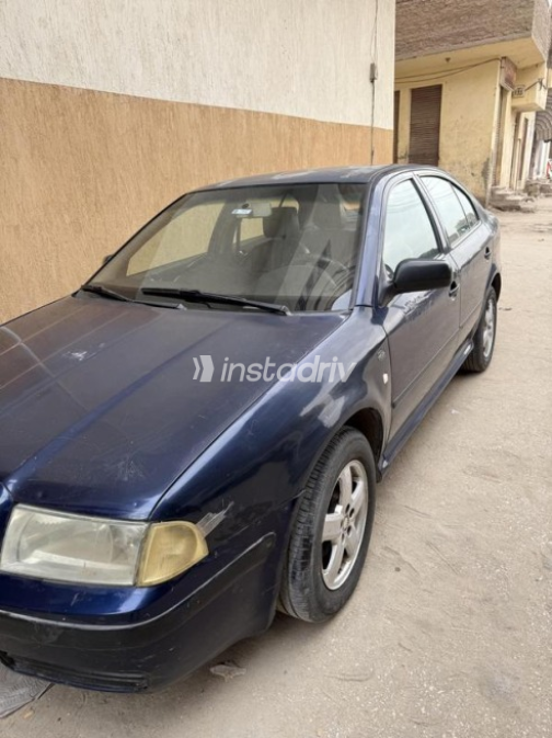 سكودا اوكتافيا A4 2002 أزرق غامق يدوي مستعملة للبيع في الأقصر - 10