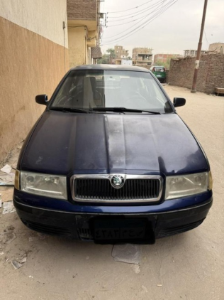 سكودا اوكتافيا A4 2002 أزرق غامق يدوي مستعملة للبيع في الأقصر