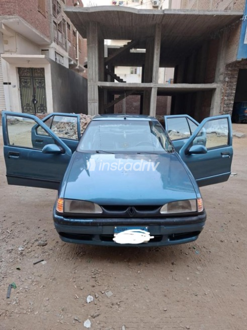 رينو رينبو 2000 أزرق غامق يدوي مستعملة للبيع في السويس‎ - 1