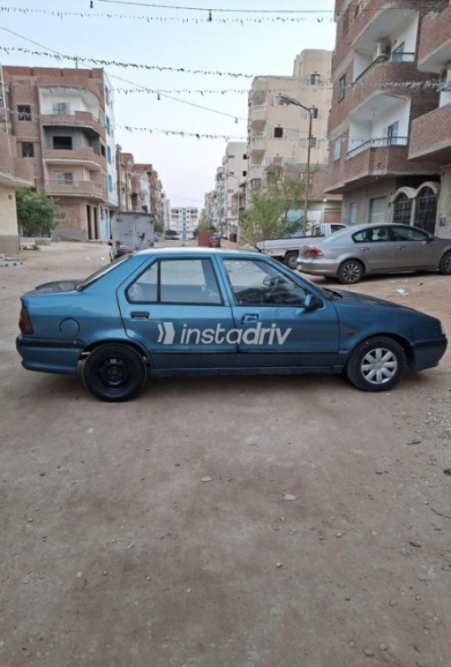 رينو رينبو 2000 أزرق غامق يدوي مستعملة للبيع في السويس‎ - 2