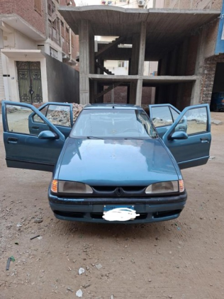 رينو رينبو 2000 أزرق غامق يدوي مستعملة للبيع في السويس‎