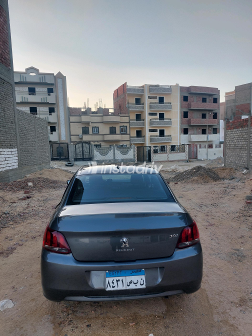 بيجو 301 2022 رمادي غامق أوتوماتيك مستعملة للبيع في مصر الجديدة - 2