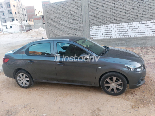 بيجو 301 2022 رمادي غامق أوتوماتيك مستعملة للبيع في مصر الجديدة - 6