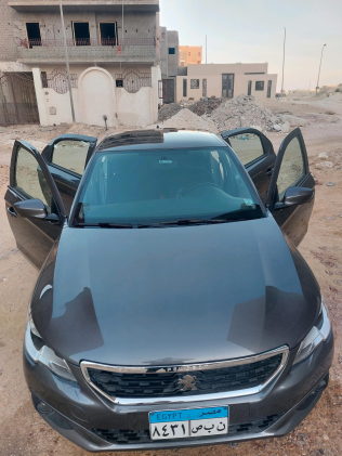 بيجو 301 2022 رمادي غامق أوتوماتيك مستعملة للبيع في مصر الجديدة