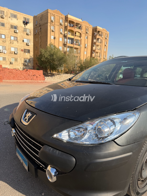 بيجو 307 2006 أسود أوتوماتيك مستعملة للبيع في المقطم - 5