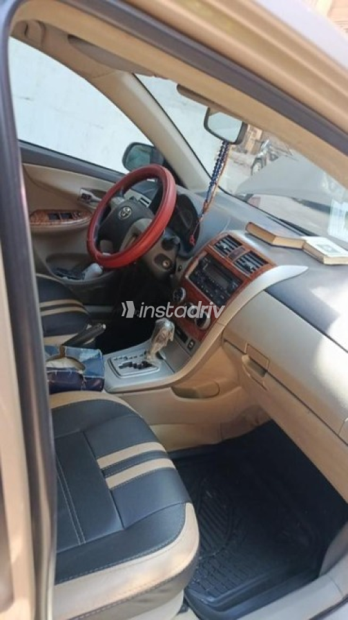 Toyota Corolla 2011 Gold Automatic Used for Sale in Cairo - 3