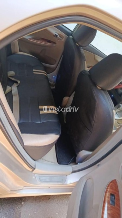 Toyota Corolla 2011 Gold Automatic Used for Sale in Cairo - 5