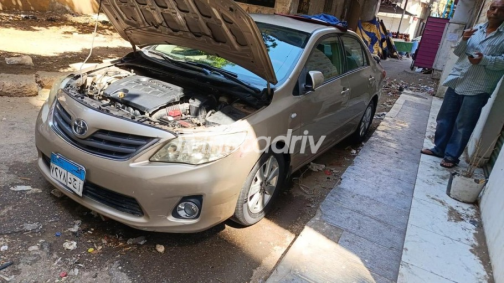 Toyota Corolla 2011 Gold Automatic Used for Sale in Cairo - 6