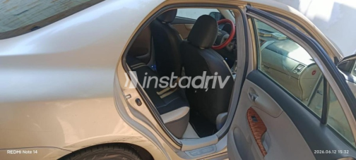 Toyota Corolla 2011 Gold Automatic Used for Sale in Cairo - 8
