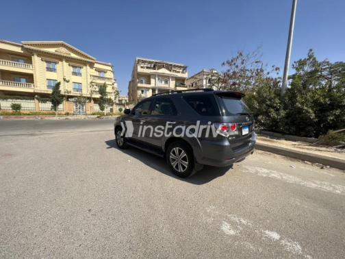 Toyota Fortuner 2013 Dark Gray Automatic Used for Sale in Giza - 4
