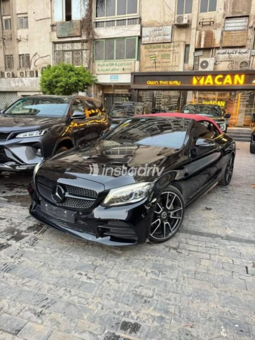Mercedes C 300 2020 Black Automatic Used for Sale in Heliopolis - 2