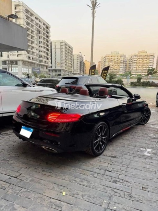 Mercedes C 300 2020 Black Automatic Used for Sale in Heliopolis - 3