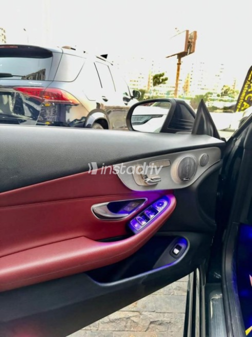 Mercedes C 300 2020 Black Automatic Used for Sale in Heliopolis - 4