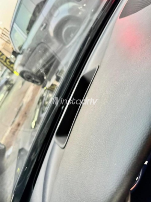 Mercedes C 300 2020 Black Automatic Used for Sale in Heliopolis - 7