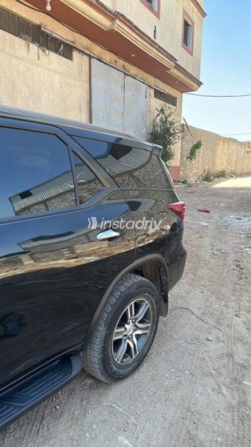 تويوتا فورتشنر 2021 أبيض أوتوماتيك مستعملة للبيع في القاهرة الكبرى ( القاهرة - الجيزة) - 4