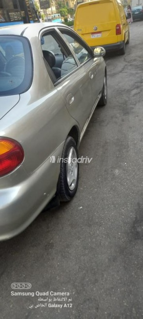 Kia Sephia 2000 Gold Manual Used for Sale in Cairo - 3