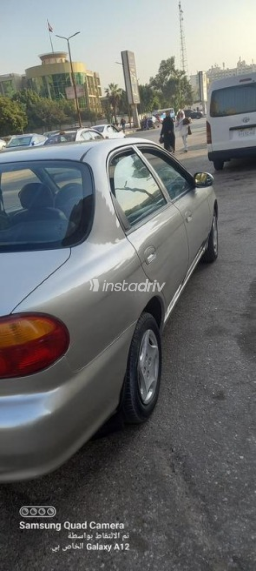Kia Sephia 2000 Gold Manual Used for Sale in Cairo - 4