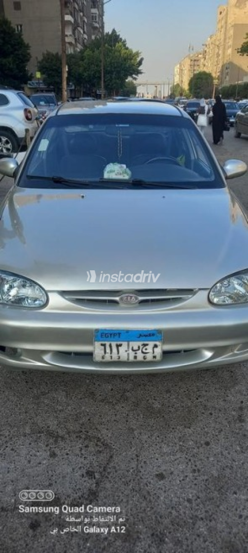 Kia Sephia 2000 Gold Manual Used for Sale in Cairo - 5
