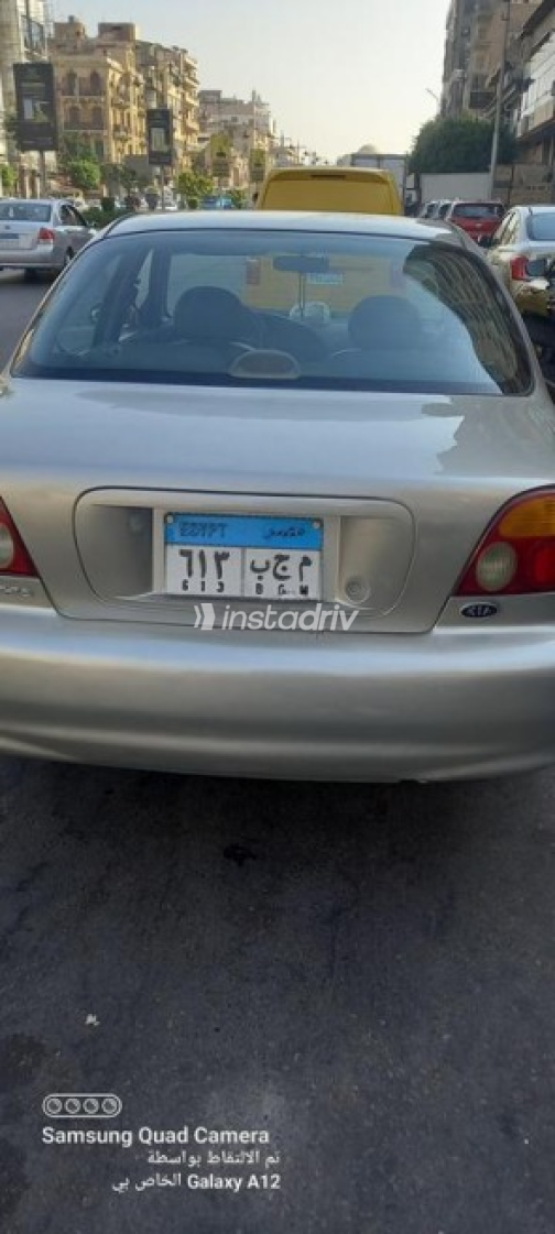 Kia Sephia 2000 Gold Manual Used for Sale in Cairo - 6