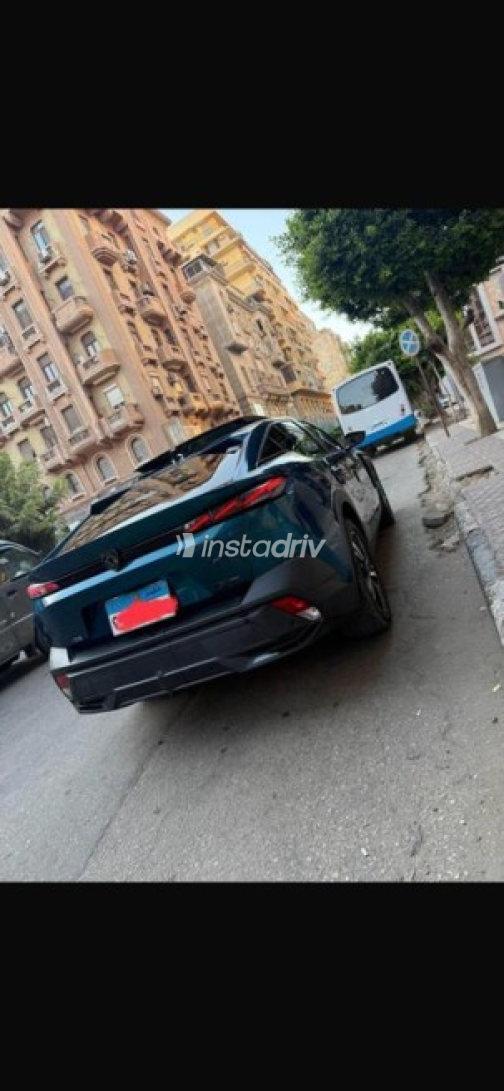 بيجو 408 2024 أبيض أوتوماتيك مستعملة للبيع في القاهرة الكبرى ( القاهرة - الجيزة) - 5