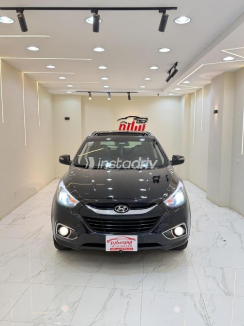 هيونداي IX 35 2016 أسود أوتوماتيك مستعملة للبيع في منوف - 3