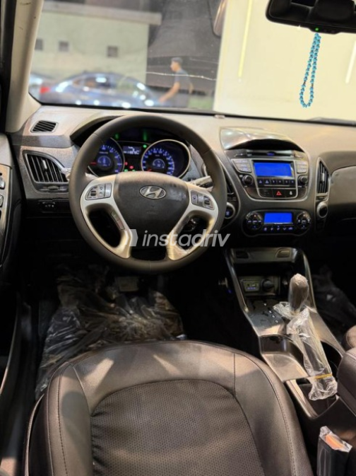 هيونداي IX 35 2016 أسود أوتوماتيك مستعملة للبيع في منوف - 8