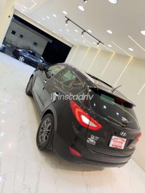 هيونداي IX 35 2016 أسود أوتوماتيك مستعملة للبيع في منوف - 10