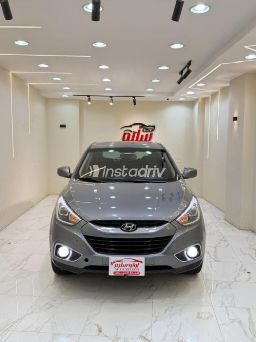 هيونداي IX 35 2015 رمادي أوتوماتيك مستعملة للبيع في منوف - 1