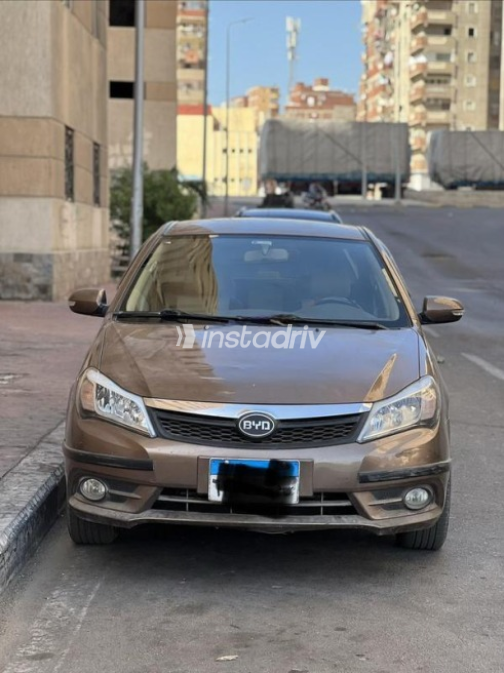 بى واى دى‬ F3 2018 أبيض يدوي مستعملة للبيع في القاهرة الكبرى ( القاهرة - الجيزة) - 4