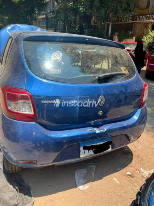Renault Sandero Step Way 2015 Dark Blue Automatic Used for Sale in Maadi - 3