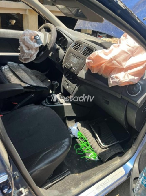 Renault Sandero Step Way 2015 Dark Blue Automatic Used for Sale in Maadi - 4
