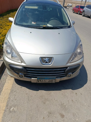 بيجو 307 2007 فضي أوتوماتيك مستعملة للبيع في شيراتون