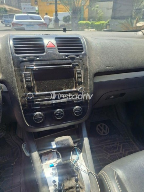 Volkswagen Jetta 2008 Silver Automatic Used for Sale in Cairo - 7